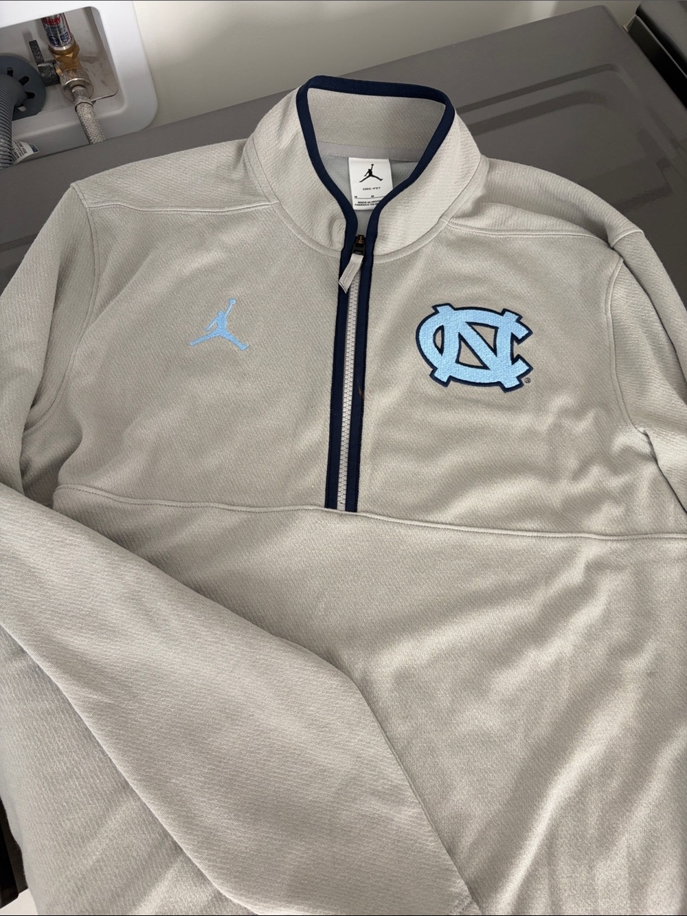 MENS JORDAN NORTH CAROLINA DRI FIT SHIRT MEDIUM